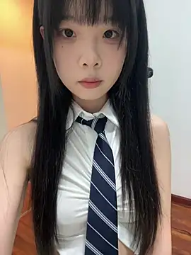 Snapshot of qiqi_x chatting on 05/17/26, 08:34 qiqi x online show from 05/17/26, 08:34