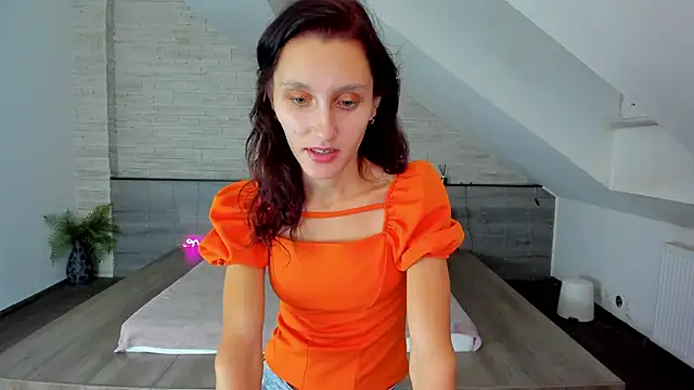 Snapshot of skinnystar_ chatting on 10/14/25, 04:24 skinnystar online show from 10/14/25, 04:24