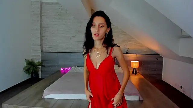 Snapshot of skinnystar_ chatting on 10/23/25, 04:23 skinnystar online show from 10/23/25, 04:23