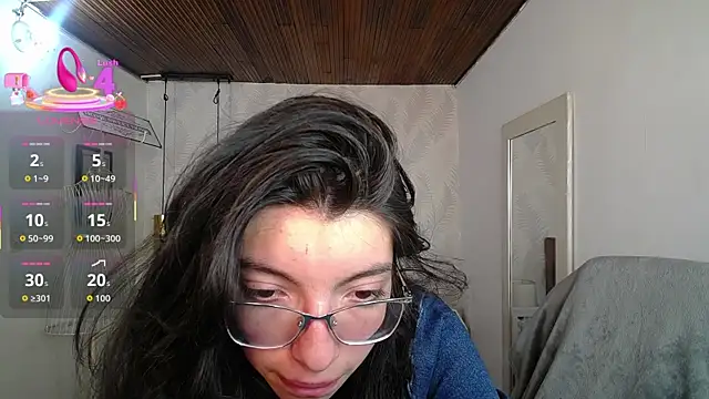 Snapshot of alllyson_ chatting on 10/15/25, 07:36 alllyson  online show from 10/15/25, 07:36