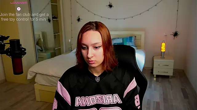 Snapshot of LilyannRosse chatting on 10/25/25, 07:05 LilyannRosse online show from 10/25/25, 07:05