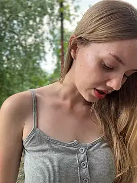 MilaMoone online show from 07/24/26, 11:41