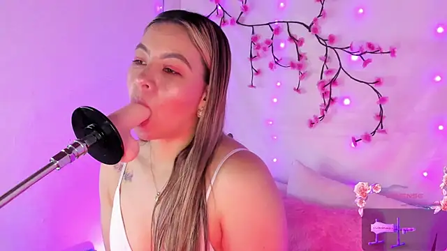 chubbyZoe online show from 10/19/25, 03:34