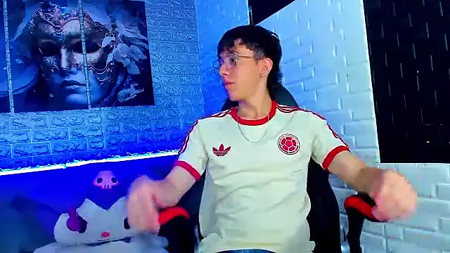 Snapshot of Dominic_Carmine chatting on 10/12/25, 03:22 Dominic Carmine online show from 10/12/25, 03:22