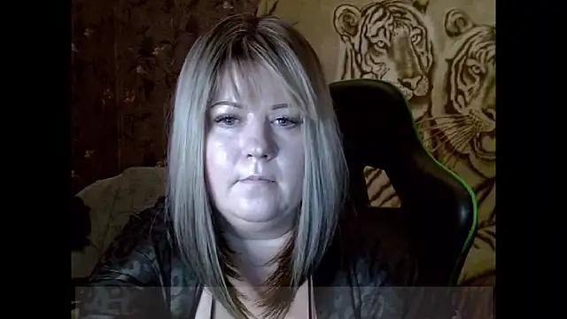 Snapshot of YuliiaSan chatting on 09/24/25, 06:11 YuliiaSan online show from 09/24/25, 06:11