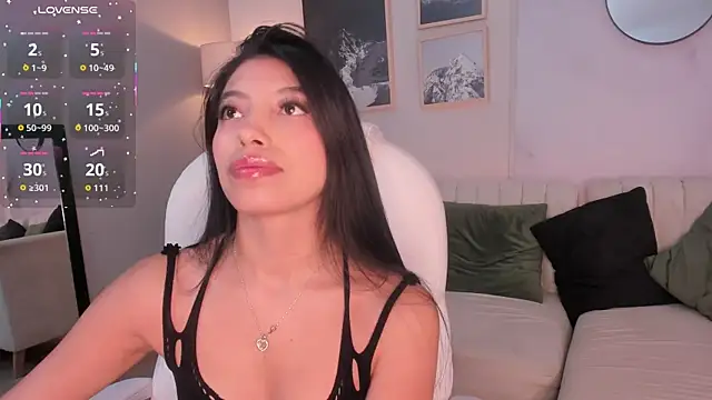 Tiffany Low online show from 12/19/25, 01:07