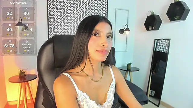 Tiffany Low online show from 03/21/26, 02:53
