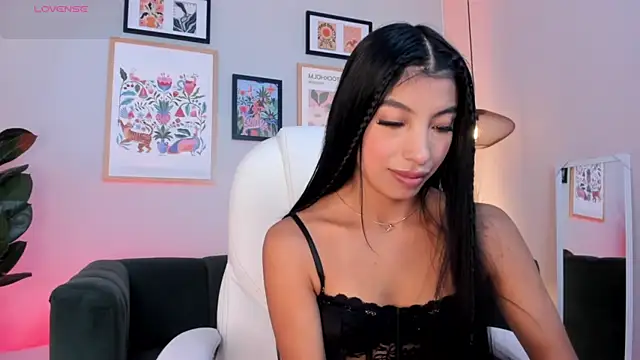 Tiffany Low online show from 07/16/26, 12:11