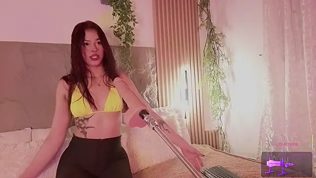 Snapshot of YourgirlAmmi chatting on 10/26/25, 02:50 YourgirlAmmi online show from 10/26/25, 02:50