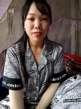 Snapshot of Tary_toot chatting on 10/28/25, 02:48 Tary toot online show from 10/28/25, 02:48