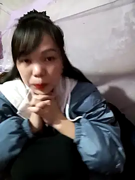 Snapshot of Tary_toot chatting on 11/15/25, 01:14 Tary toot online show from 11/15/25, 01:14