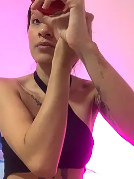 Snapshot of MiQeilaSweet chatting on 10/27/25, 09:08 MiQeilaSweet online show from 10/27/25, 09:08