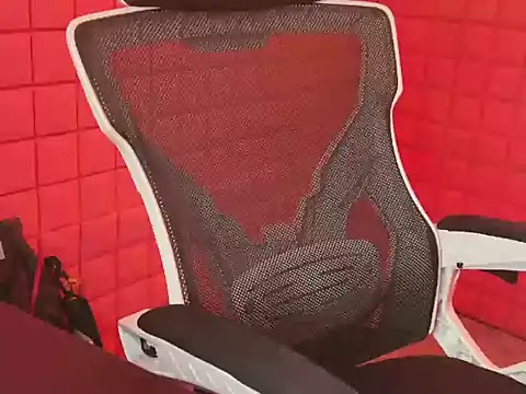 VyLouis2kk7 online show from 10/17/25, 02:41