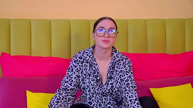 Snapshot of AnneAvery chatting on 10/19/25, 06:47 AnneAvery online show from 10/19/25, 06:47