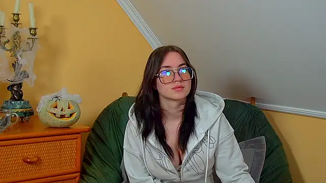 Snapshot of AnneAvery chatting on 10/31/25, 06:25 AnneAvery online show from 10/31/25, 06:25