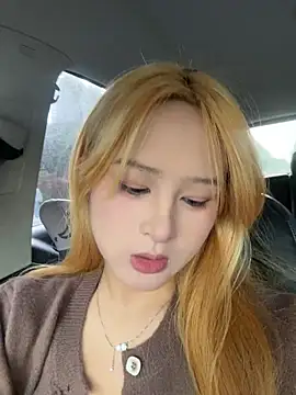 yuki june online show from 10/24/25, 08:22