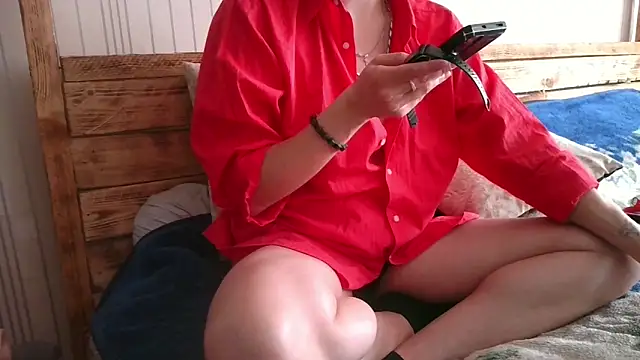 Snapshot of EthelsLover chatting on 10/14/25, 09:21 EthelsLover online show from 10/14/25, 09:21