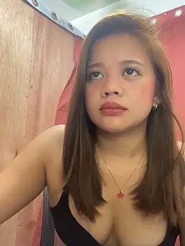 Snapshot of yoursexyladyLory19 chatting on 12/03/25, 04:31 yoursexyladyLory19 online show from 12/03/25, 04:31