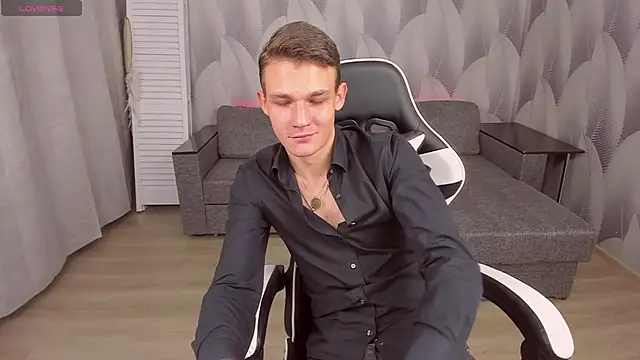 Snapshot of AdamGold01 chatting on 10/10/25, 07:24 AdamGold01 online show from 10/10/25, 07:24