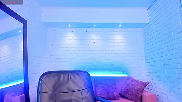 Snapshot of Megancoxx chatting on 10/22/25, 10:48 Megancoxx online show from 10/22/25, 10:48