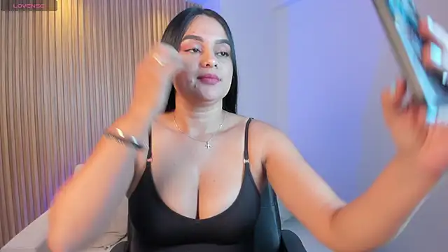 Snapshot of Megancoxx chatting on 10/25/25, 10:56 Megancoxx online show from 10/25/25, 10:56