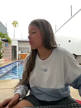 Snapshot of EMILIIA_RICHTER__ chatting on 10/12/25, 11:31 EMILIIA RICHTER   online show from 10/12/25, 11:31