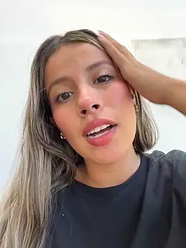 Snapshot of EMILIIA_RICHTER__ chatting on 10/25/25, 07:08 EMILIIA RICHTER   online show from 10/25/25, 07:08