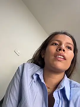 Snapshot of EMILIIA_RICHTER__ chatting on 04/11/26, 07:51 EMILIIA RICHTER online show from 04/11/26, 07:51