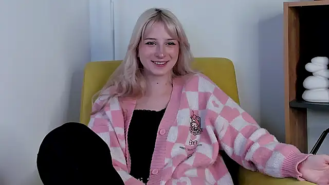 FridaAaberg online show from 09/17/25, 08:49