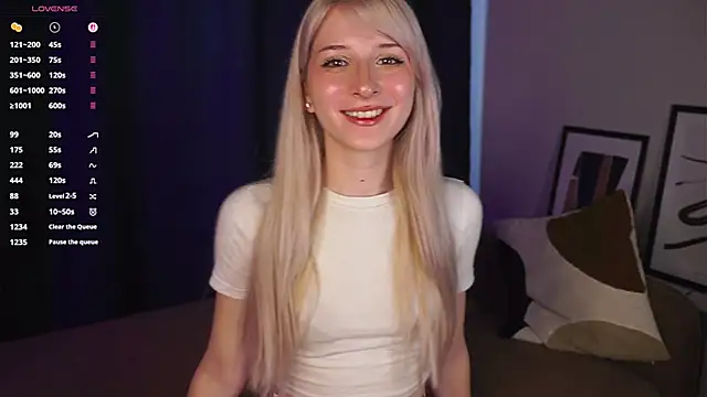 FridaAaberg online show from 09/26/25, 07:34