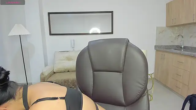 Snapshot of Mila_blaze chatting on 10/21/25, 02:34 Mila blaze online show from 10/21/25, 02:34