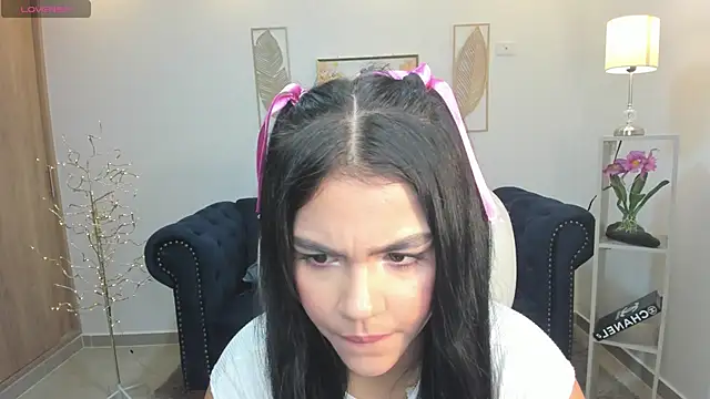 Snapshot of Mila_blaze chatting on 11/03/25, 12:24 Mila blaze online show from 11/03/25, 12:24