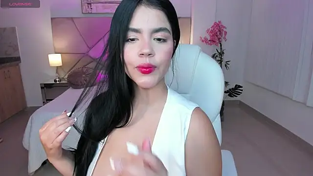 Snapshot of Mila_blaze chatting on 11/28/25, 06:49 Mila blaze online show from 11/28/25, 06:49