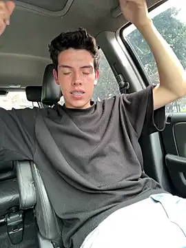 mattebret11 online show from 10/28/25, 04:53