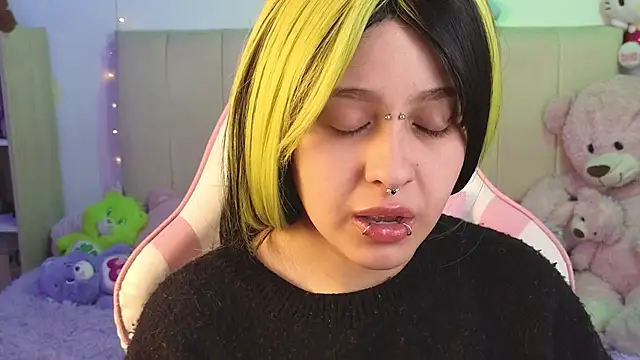 NekoWaifu online show from 06/11/26, 02:48