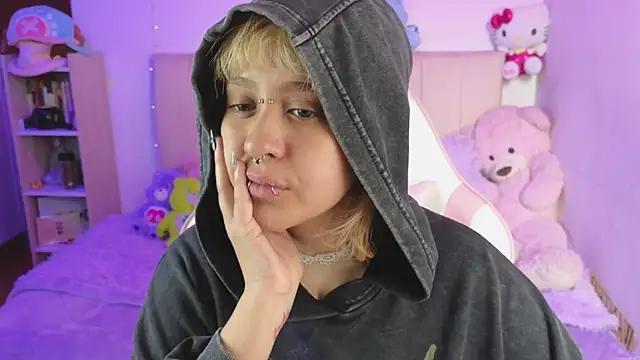 NekoWaifu online show from 06/15/26, 03:25