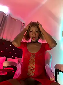 Snapshot of Mara_royal chatting on 10/21/25, 08:31 Mara royal online show from 10/21/25, 08:31