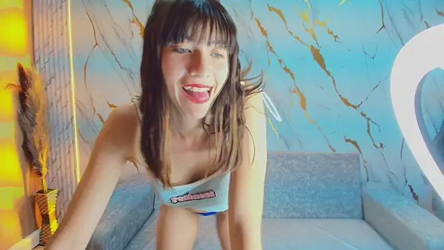 Snapshot of Isabella_Blondetf chatting on 10/30/25, 01:12 Isabella Blondetf online show from 10/30/25, 01:12