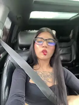 Snapshot of -Dannii- chatting on 10/05/25, 09:24 -Dannii- online show from 10/05/25, 09:24