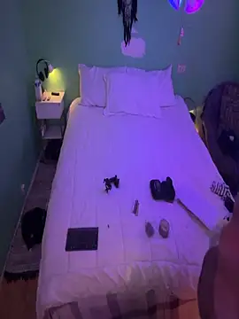 Snapshot of versatilevortex chatting on 10/20/25, 01:17 versatilevortex online show from 10/20/25, 01:17