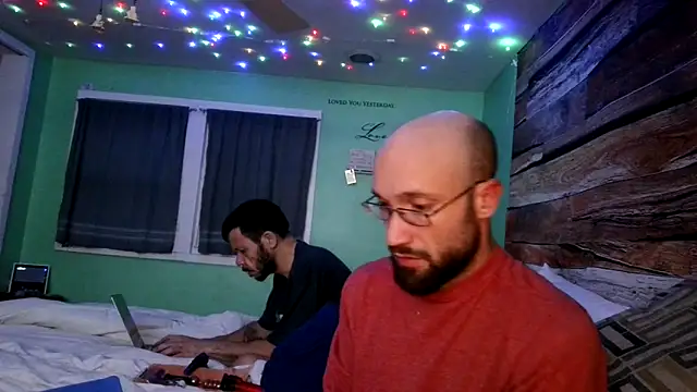 Snapshot of versatilevortex chatting on 10/29/25, 04:04 versatilevortex online show from 10/29/25, 04:04