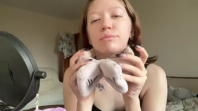 Snapshot of MargarettNewbie chatting on 09/22/25, 04:03 MargarettNewbie online show from 09/22/25, 04:03