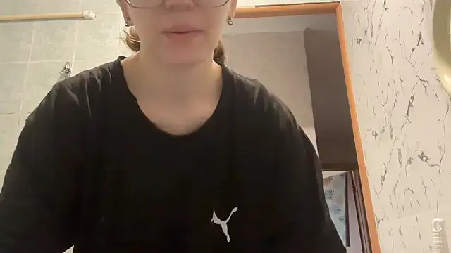 Snapshot of MargarettNewbie chatting on 09/27/25, 04:06 MargarettNewbie online show from 09/27/25, 04:06