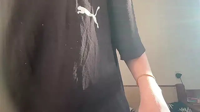 Snapshot of MargarettNewbie chatting on 10/06/25, 04:10 MargarettNewbie online show from 10/06/25, 04:10