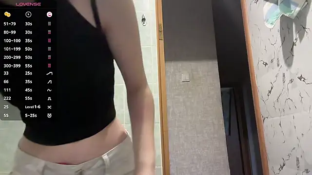 Snapshot of MargarettNewbie chatting on 10/17/25, 04:04 MargarettNewbie online show from 10/17/25, 04:04