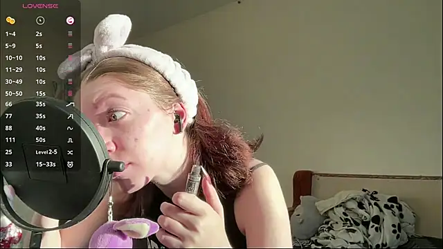 Snapshot of MargarettNewbie chatting on 10/26/25, 04:29 MargarettNewbie online show from 10/26/25, 04:29