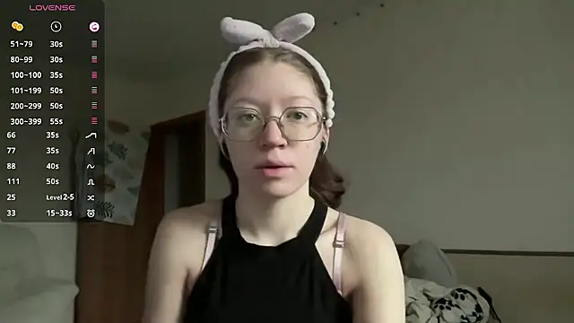 Snapshot of MargarettNewbie chatting on 10/28/25, 04:05 MargarettNewbie online show from 10/28/25, 04:05