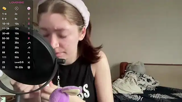 Snapshot of MargarettNewbie chatting on 10/31/25, 04:35 MargarettNewbie online show from 10/31/25, 04:35