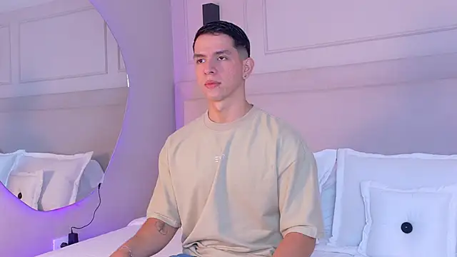 Snapshot of ZaneDawson chatting on 11/22/25, 11:48 ZaneDawson online show from 11/22/25, 11:48