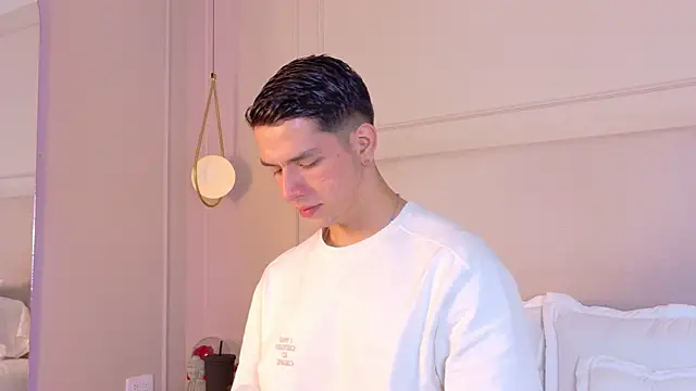 Snapshot of ZaneDawson chatting on 12/02/25, 04:07 ZaneDawson online show from 12/02/25, 04:07